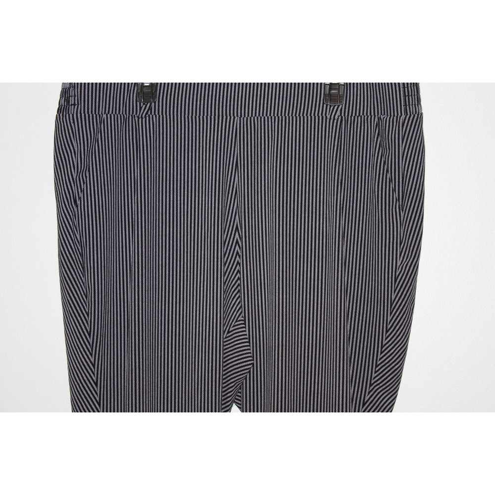 ✨2/$20 Torrid Pull On Taper Stretch Crepe High Rise Pant Black Plus Size 2 2X - Picture 3 of 10